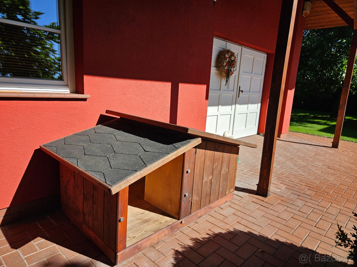 Zateplená psí bouda