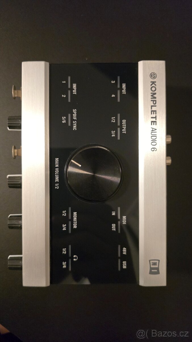 Komplete Audio 6 zvuková karta