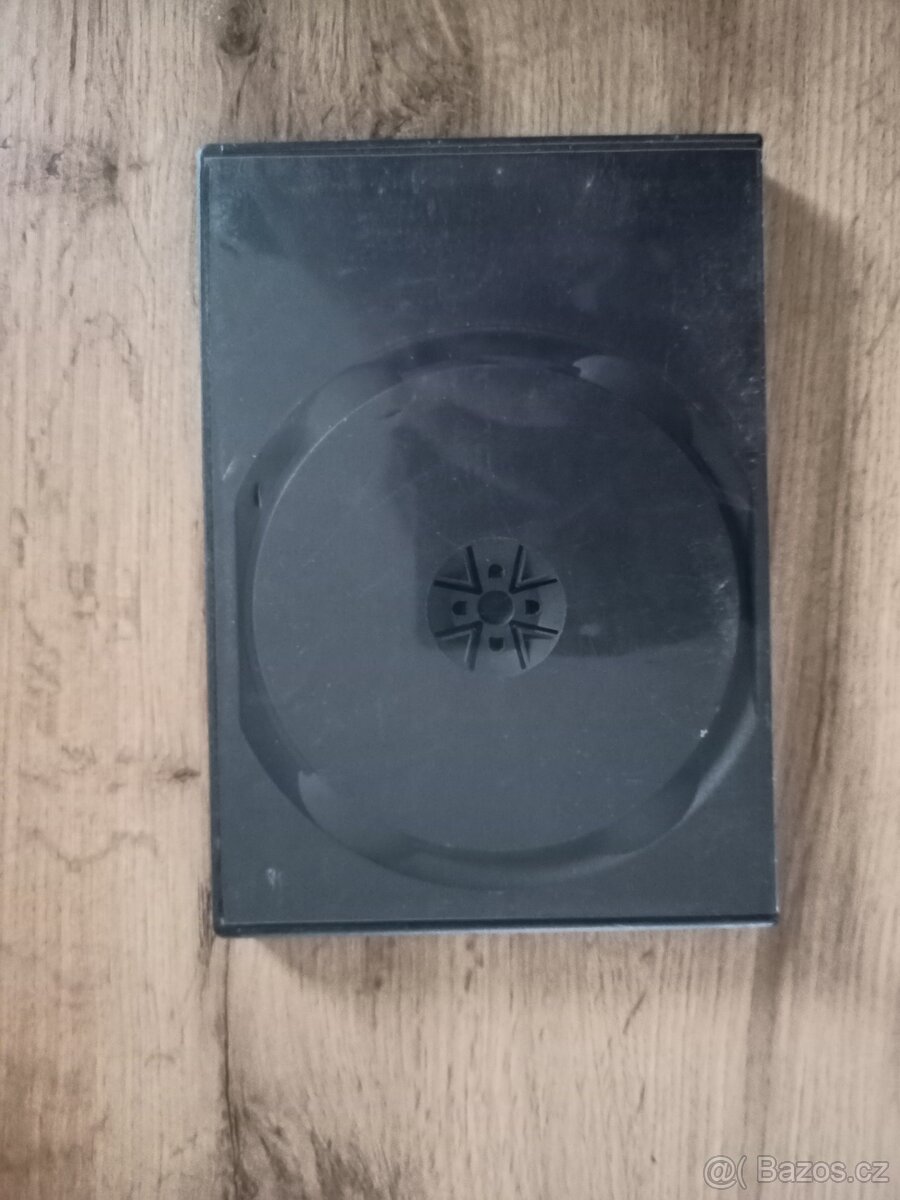 17x Prázdné obaly na CD/DVD
