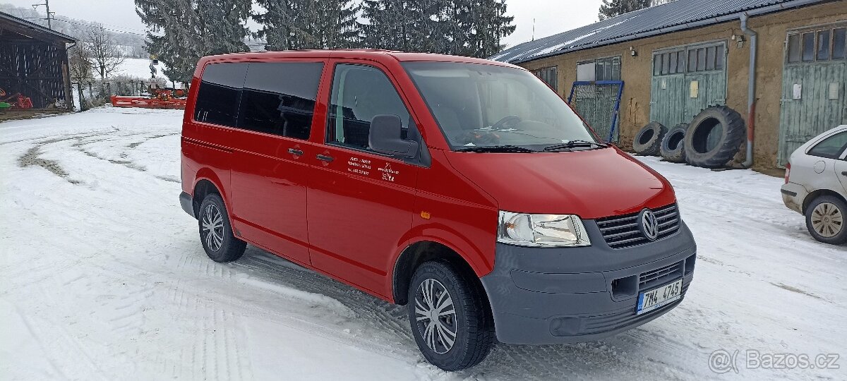 VW Transporter bus