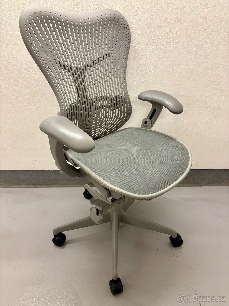 Kancelářská židle Herman Miller Mirra