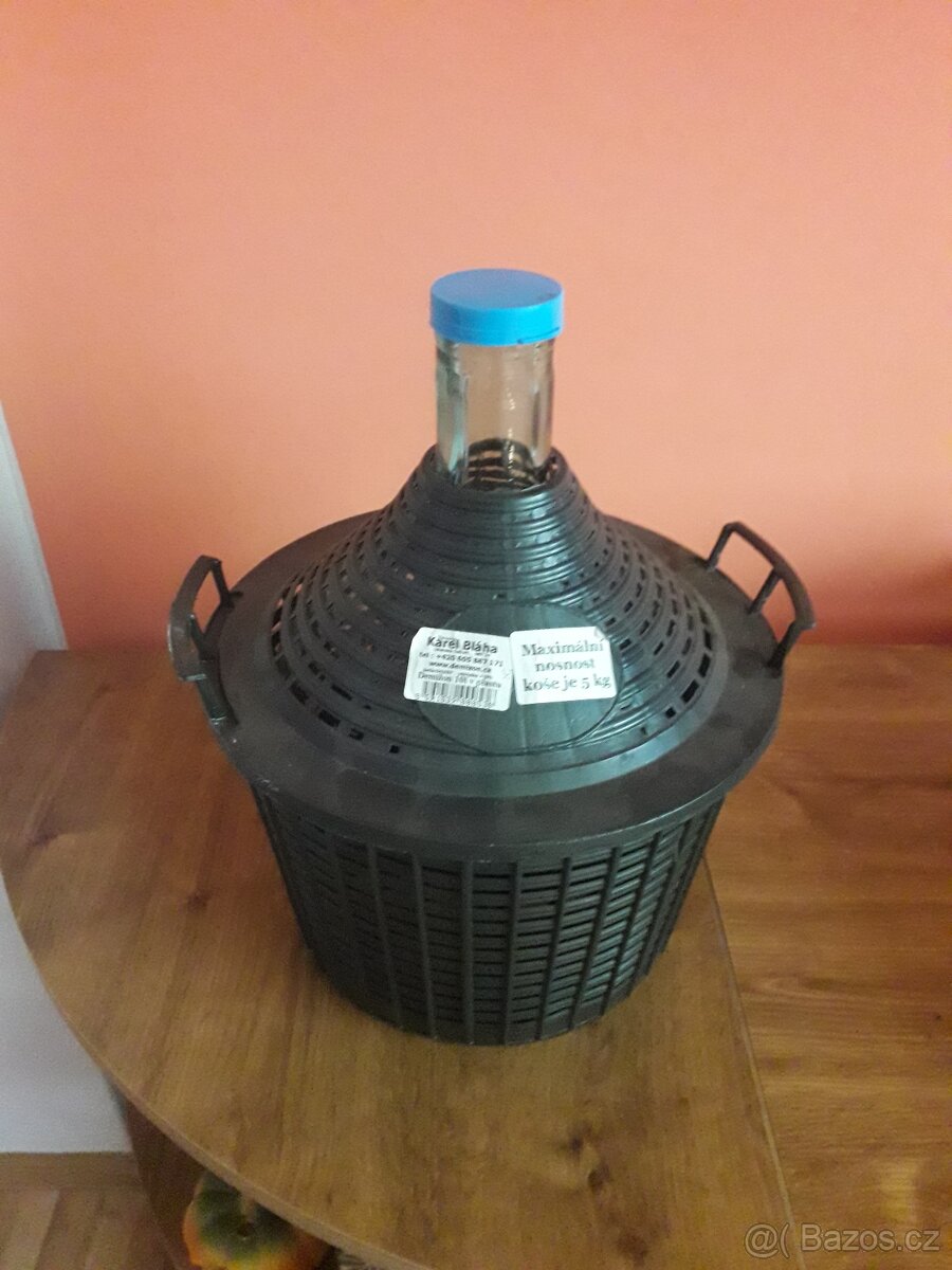 DEMIŽON 10 LITRŮ - JEDEN KUS