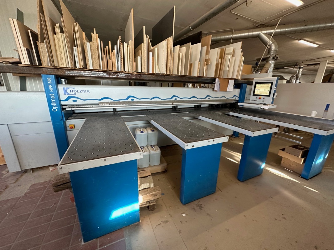 Velkoplošná dělící pila HOLZMA HPP 350/43/43