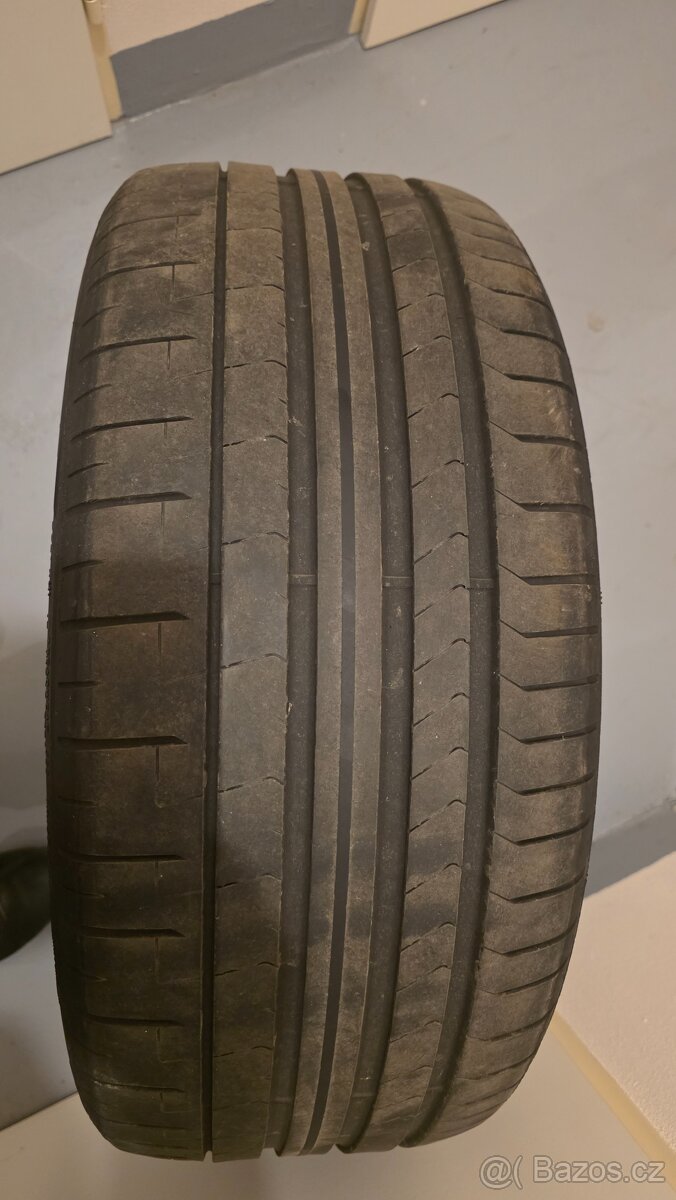 Sada letních pneu 255/35 R21