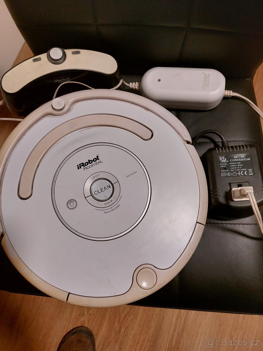 robotický vysavač iROBOT Roomba 530