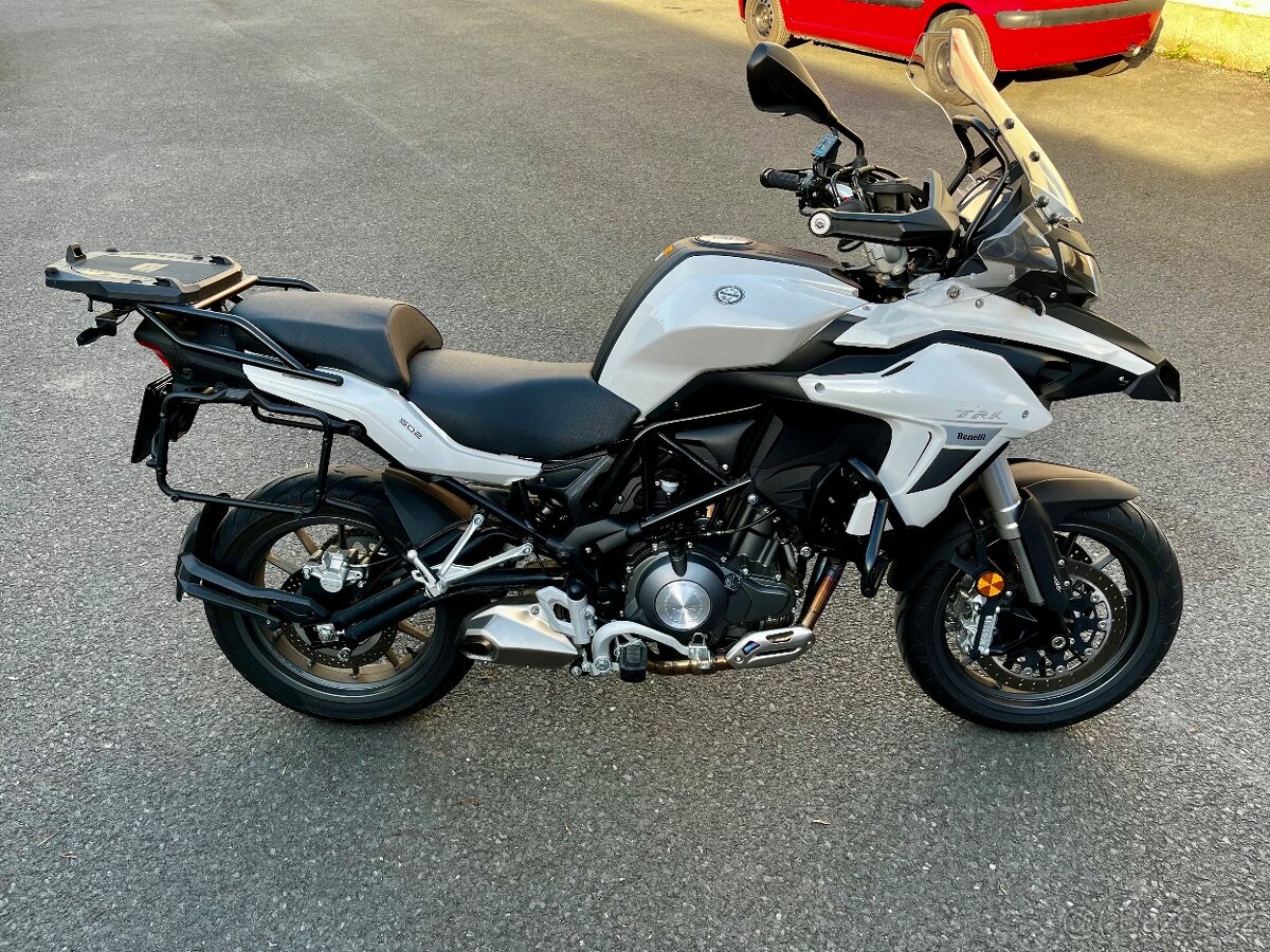 Benelli TRK 502 cestovní motorka