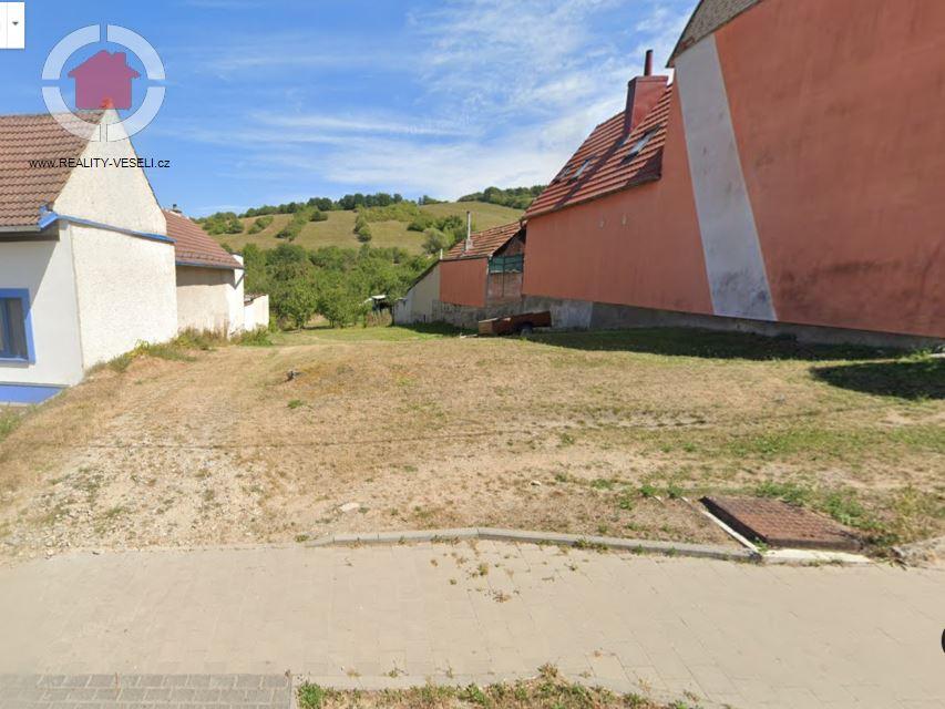 Prodej stavebního pozemku v obci Suchov, 2521 m2