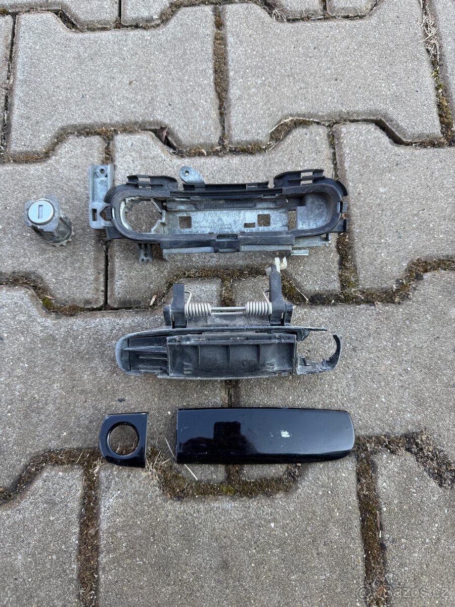 Audi a3 8p levá klika