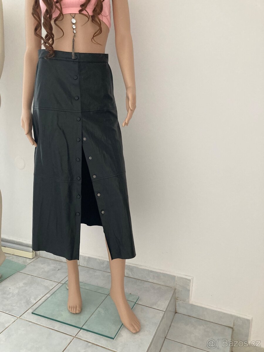 ZARA kožená dámská sukně v. S p.c. 3600,- Kč