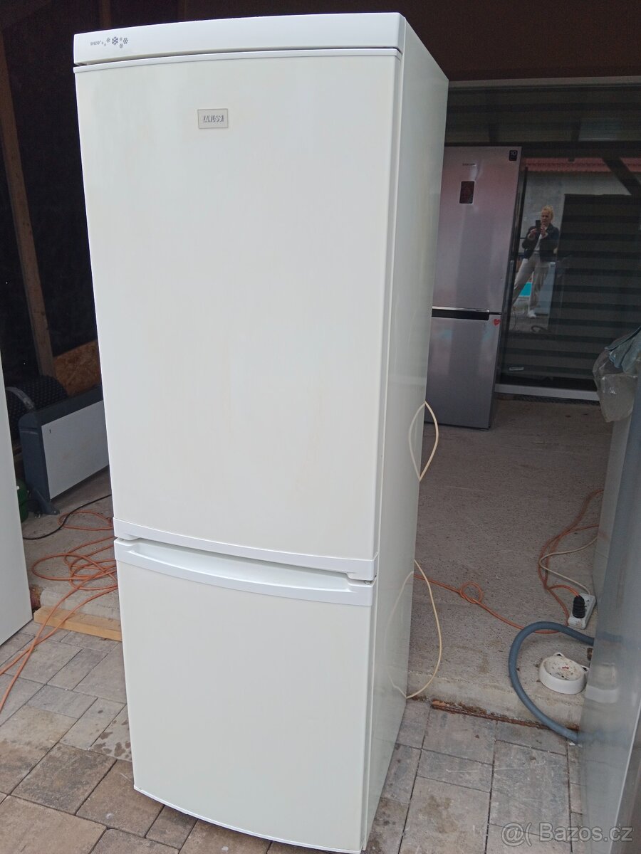 Lednice s mrazakem Zanussi