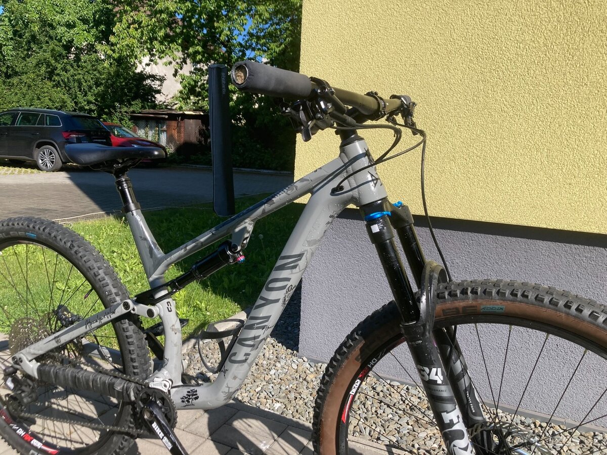 Canyon Neuron 7 AI trail-bike ve skvělém stavu L