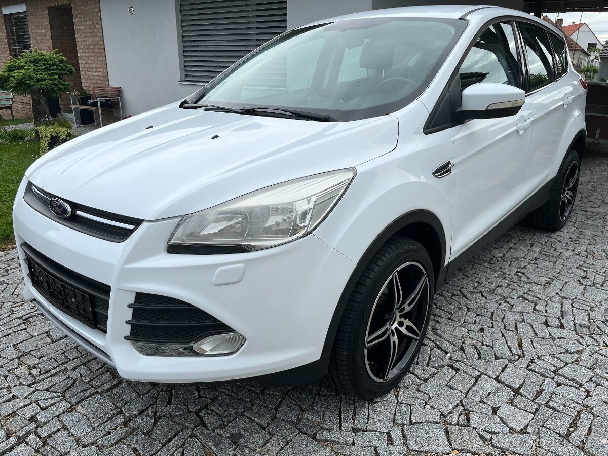 Ford Kuga 1.6 110 kW BENZÍN, TAŽNÉ ZAŘÍZENÍ