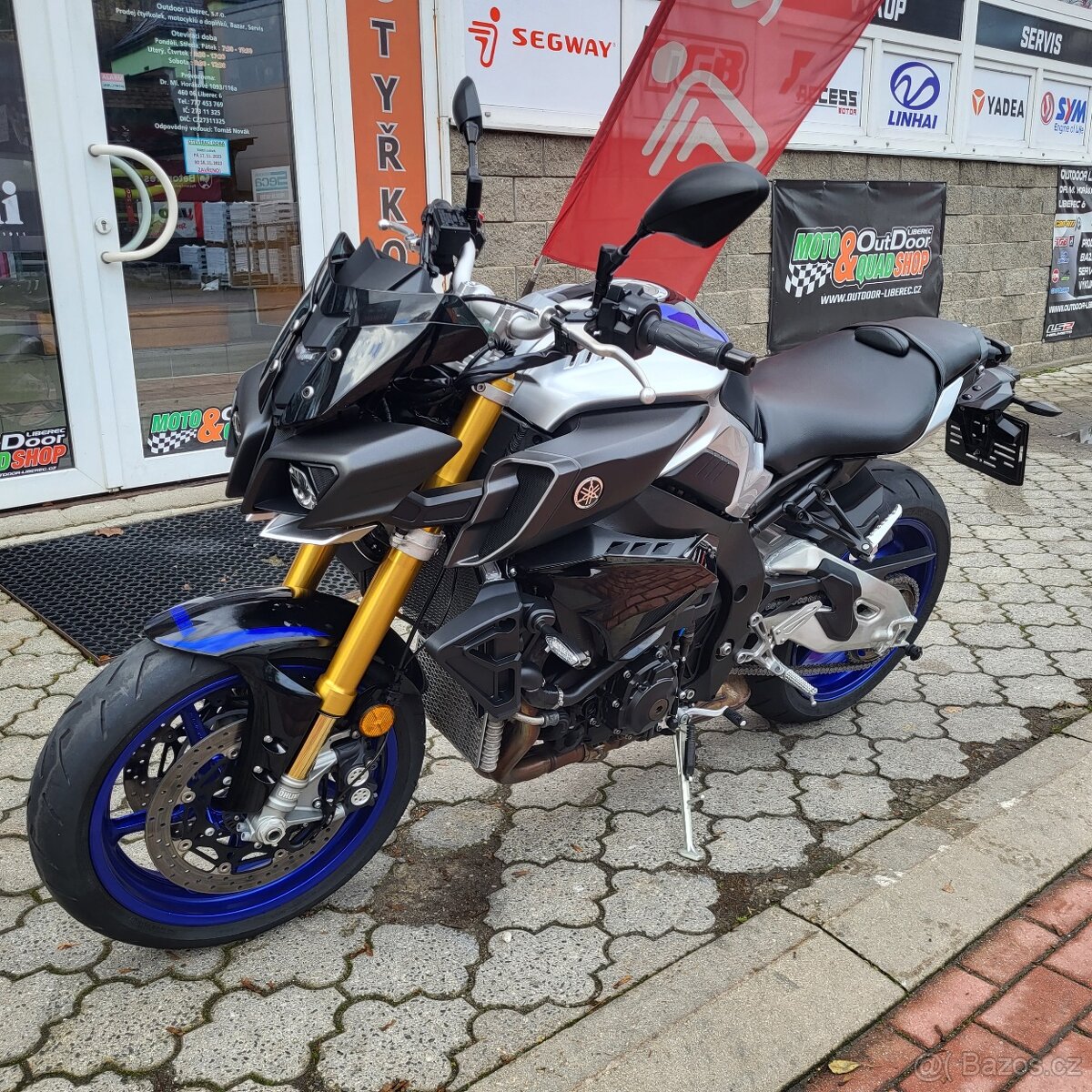 Yamaha MT-10 SP, po servisu, pneu 90%, nová STK