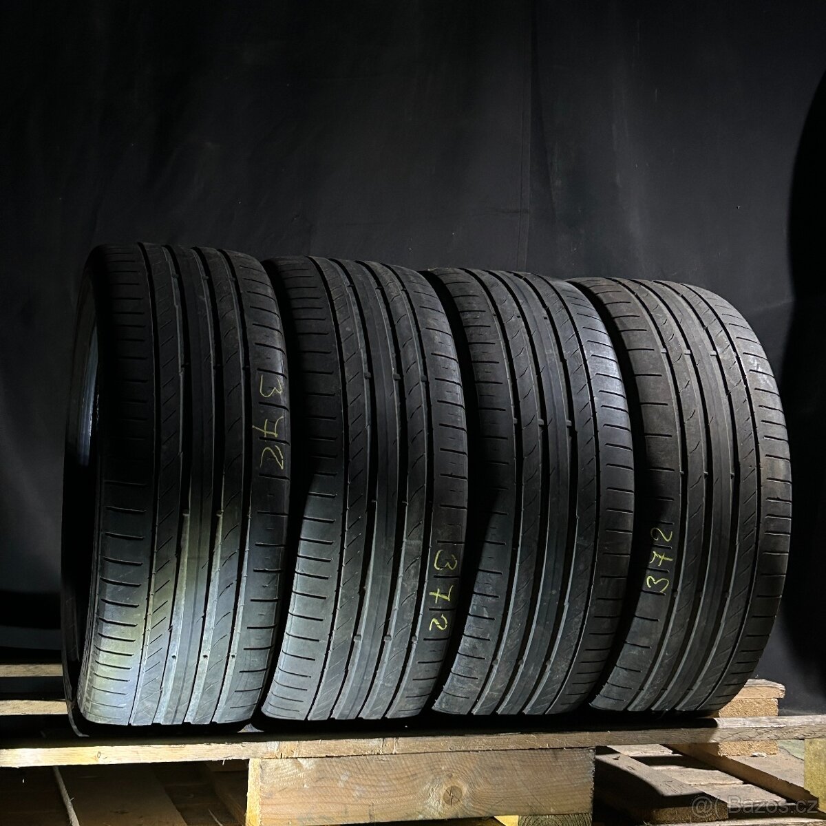 Letní pneu 235/45 R20 100V XL Continental 4mm