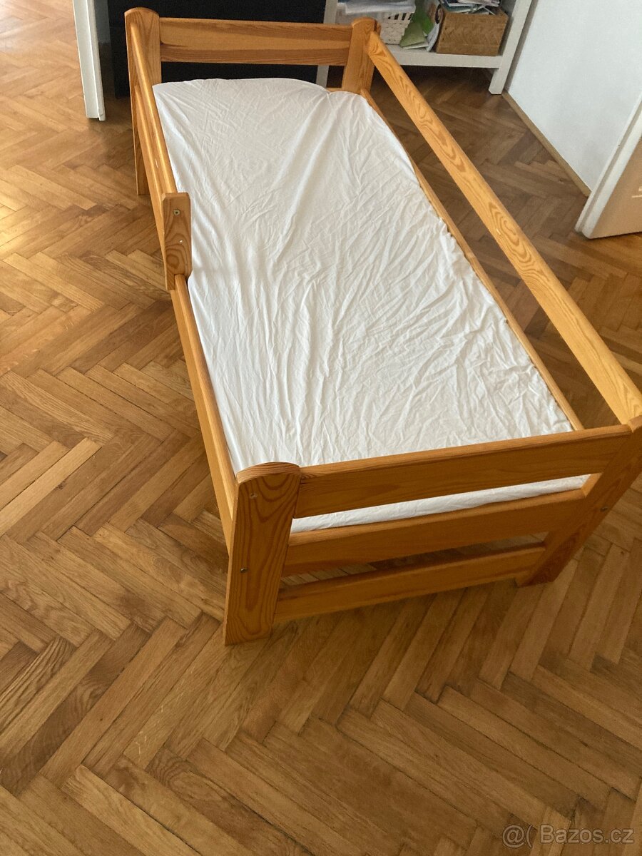 Dětská postel