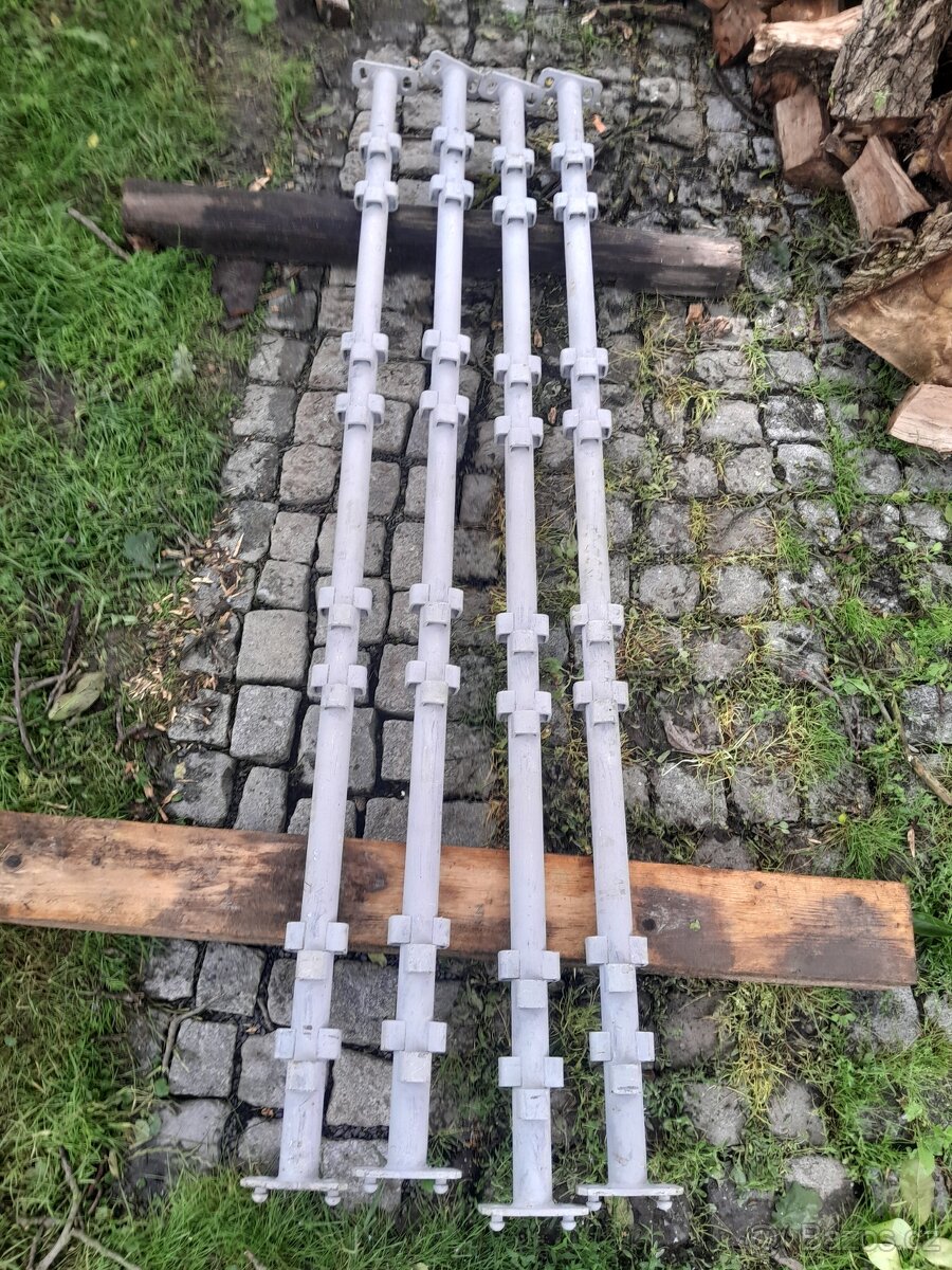 Vymenim 4× dvou metrové nohy na HAKI lešení