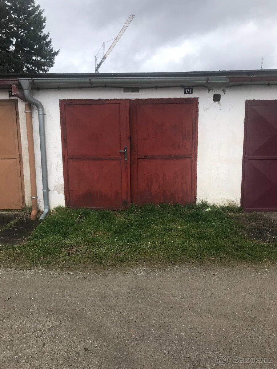 Garáž, Třebízského, Třeboň