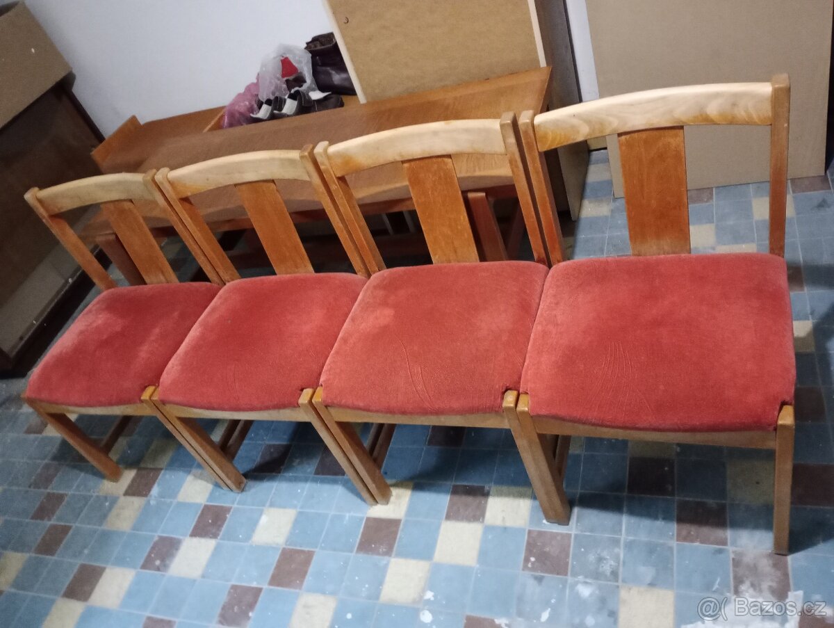 4 jídelní židle