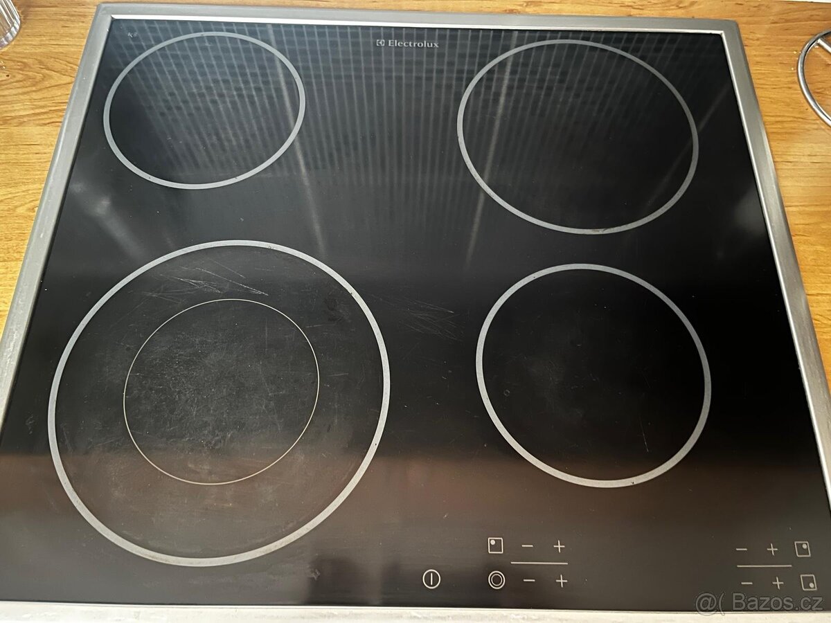 Sklokeramická varná deska Electrolux