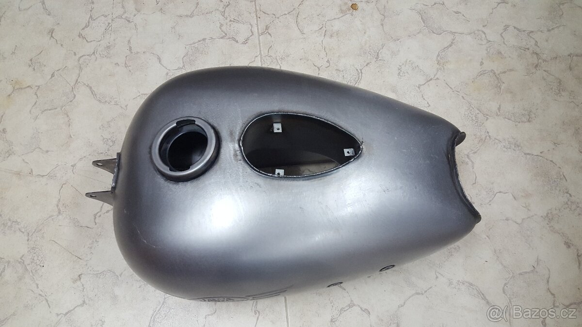 Jawa 500 OHC - nová nádrž.