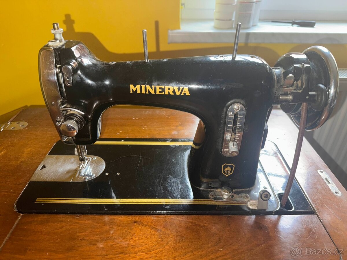 šicí stroj minerva