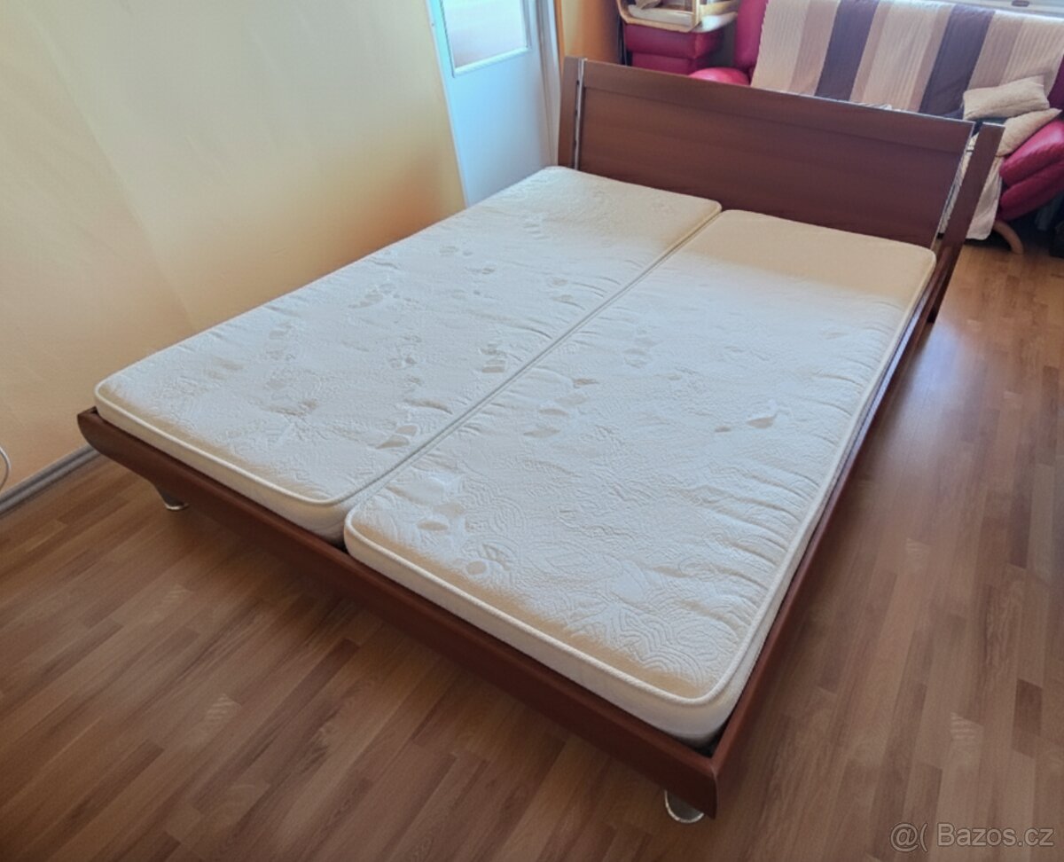 Postel 180x220 cm (dvoulůžko) + 2x noční stolek