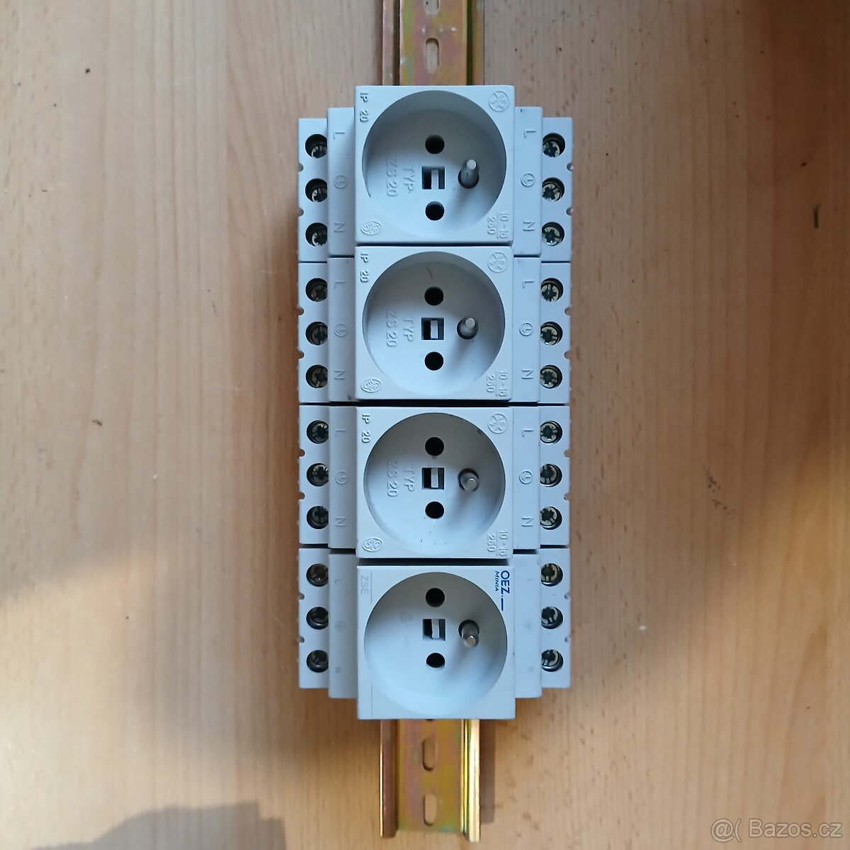 Zásuvky OEZ na DIN lištu – 4× modul + lišta 36 cm