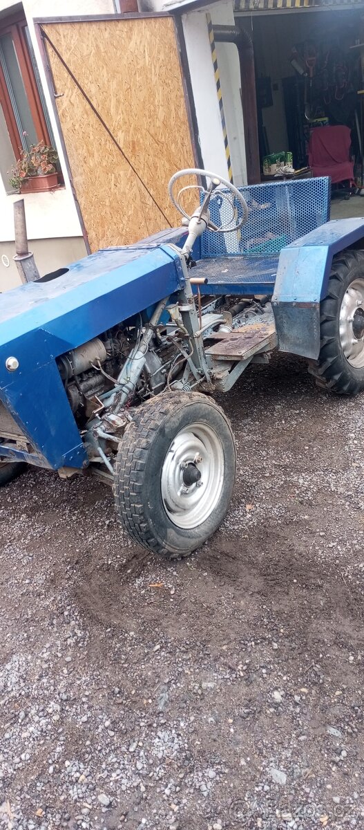 Traktůrek domácí výroby