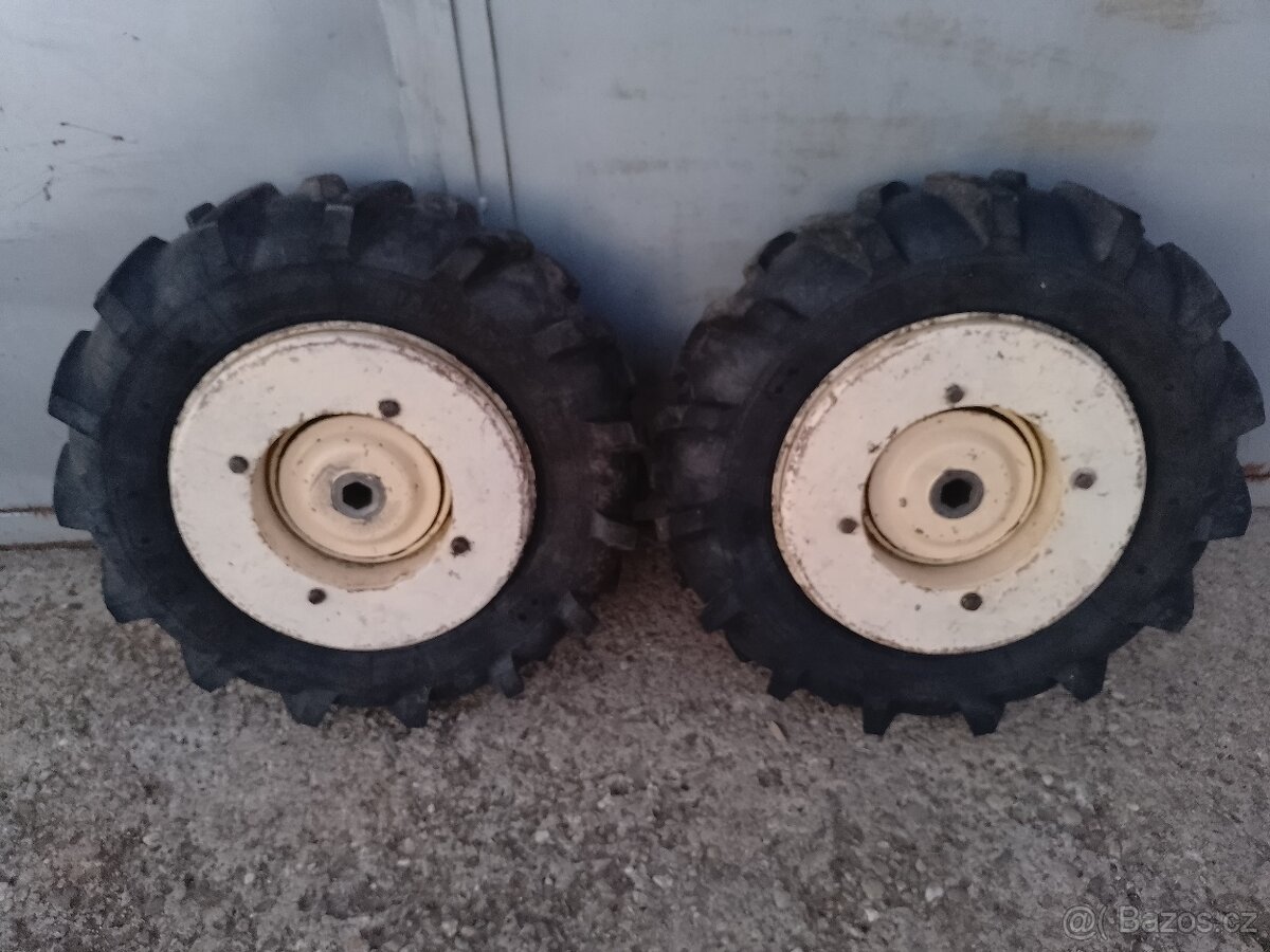 Vari kola Mitas z tažné nápravy 5,00-12 se závažím