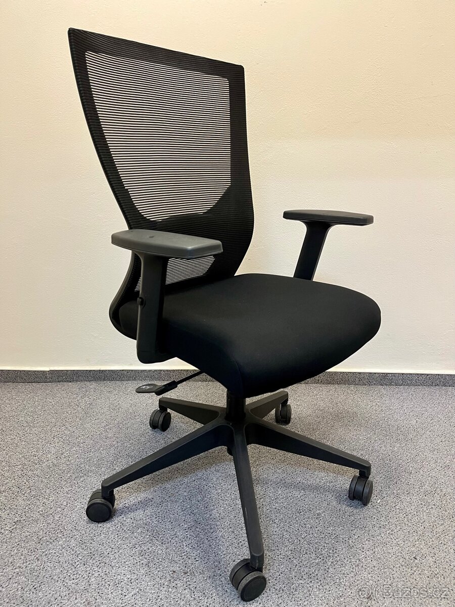 kancelářské křeslo