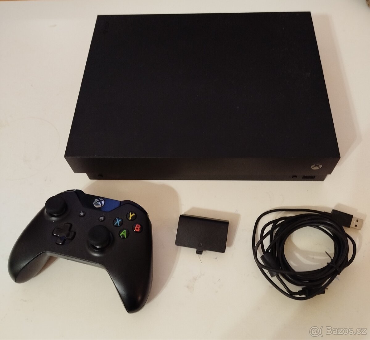 Xbox One X, aku ovladač, 12 her (Mortal Kombat) + krabice