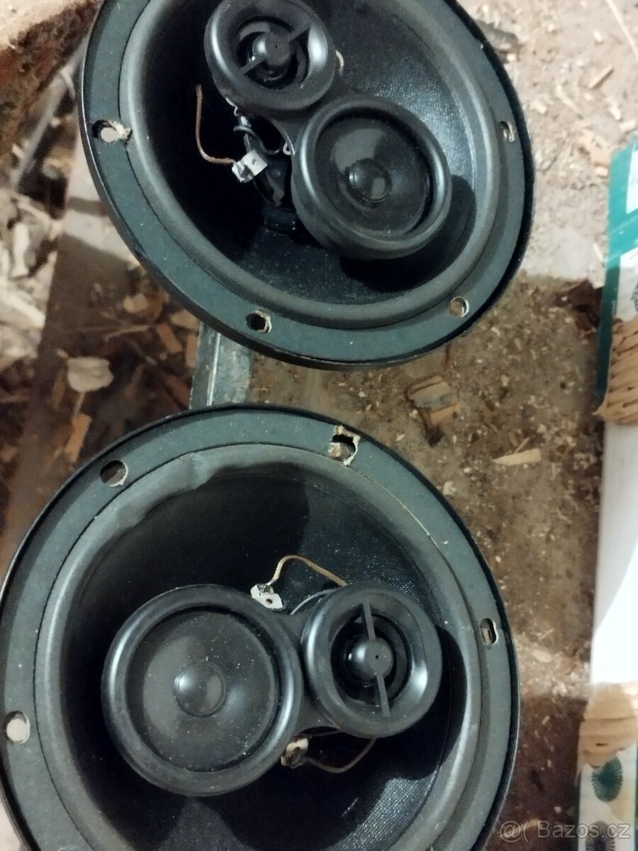 Reproduktory 2x basový 2x středový s ovladačem k volantu