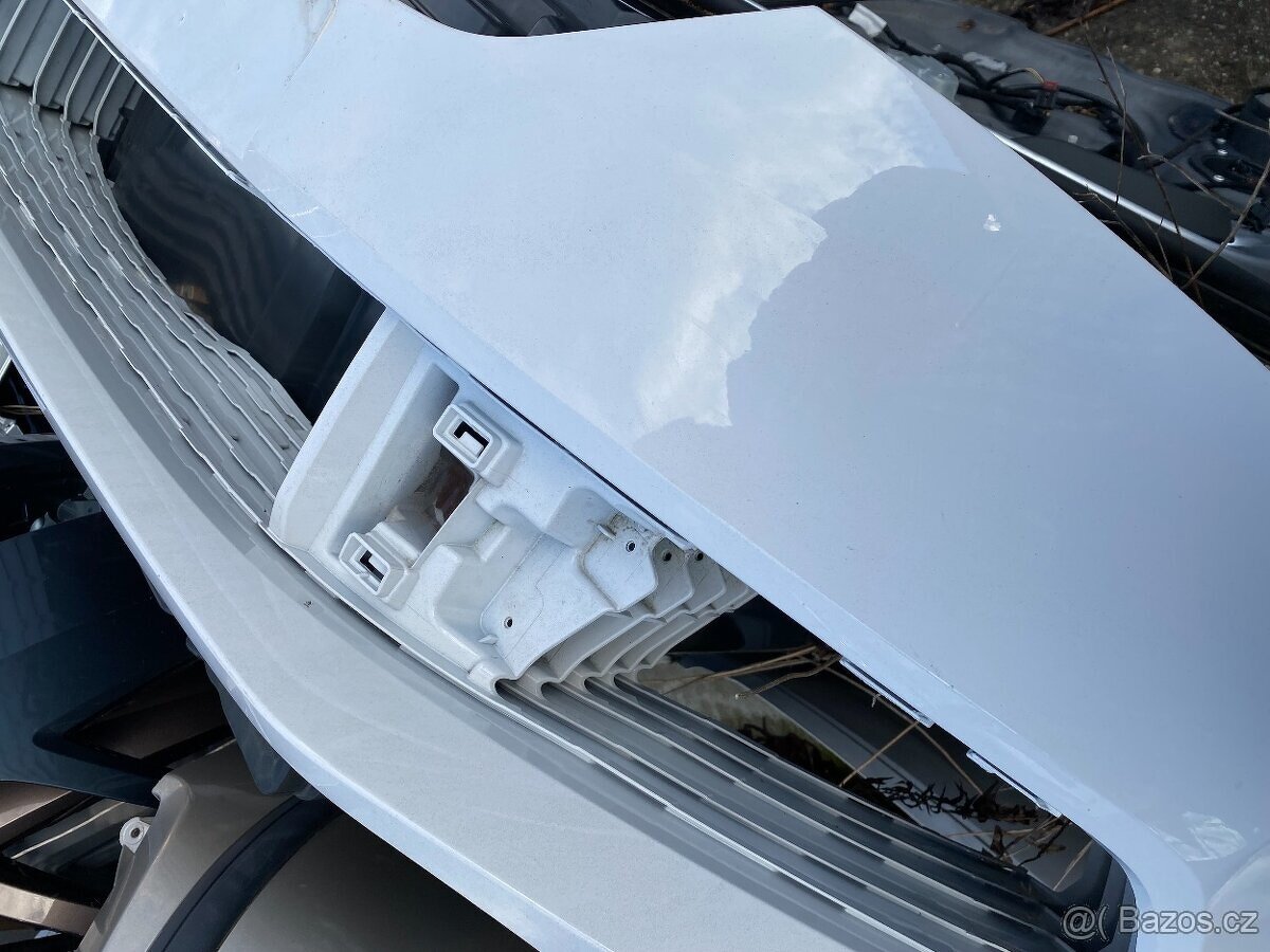 škoda fabia 3 facelift předni náraznik. bílý