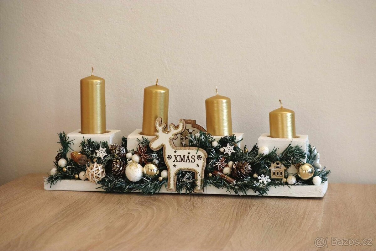 Vánoční dřevěný svícen - zlato-bílý