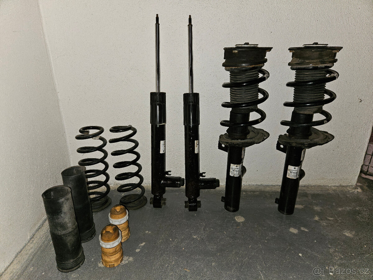 Originální DCC podvozek včetně pružin z Golf 7.5 R