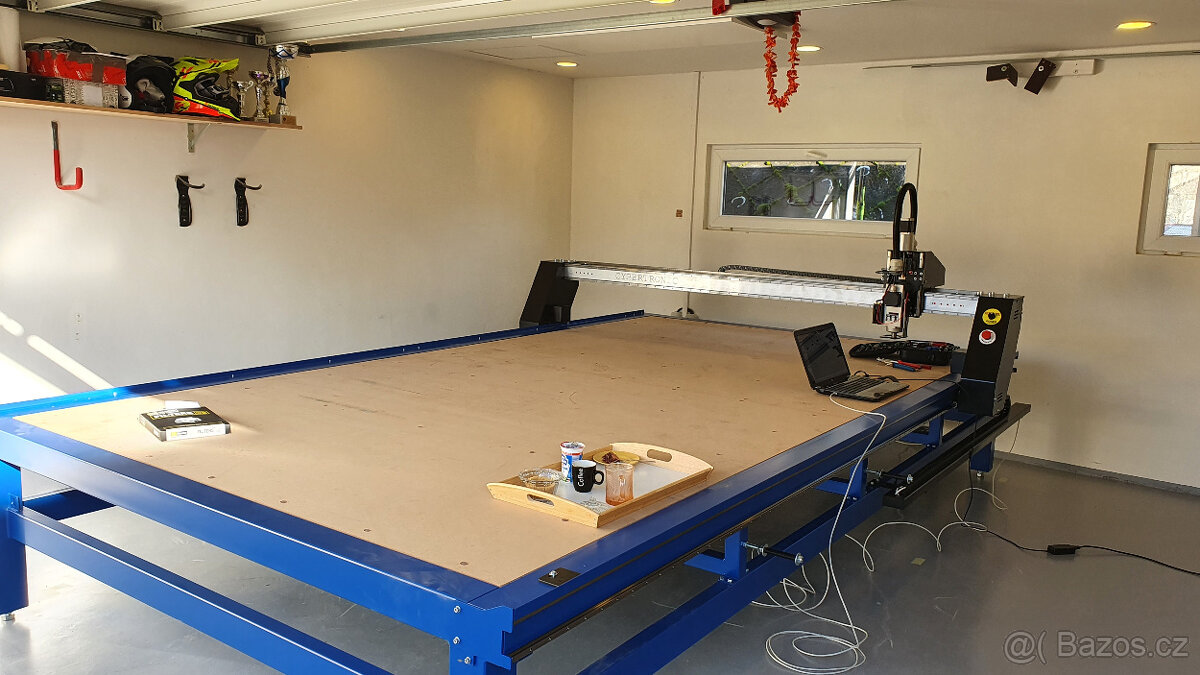 CNC Frezka 2100x3000mm s možností vákuového držení