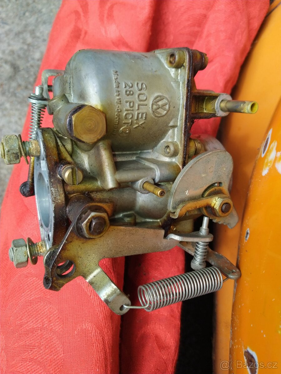 Málem nos karburátor Solex na..