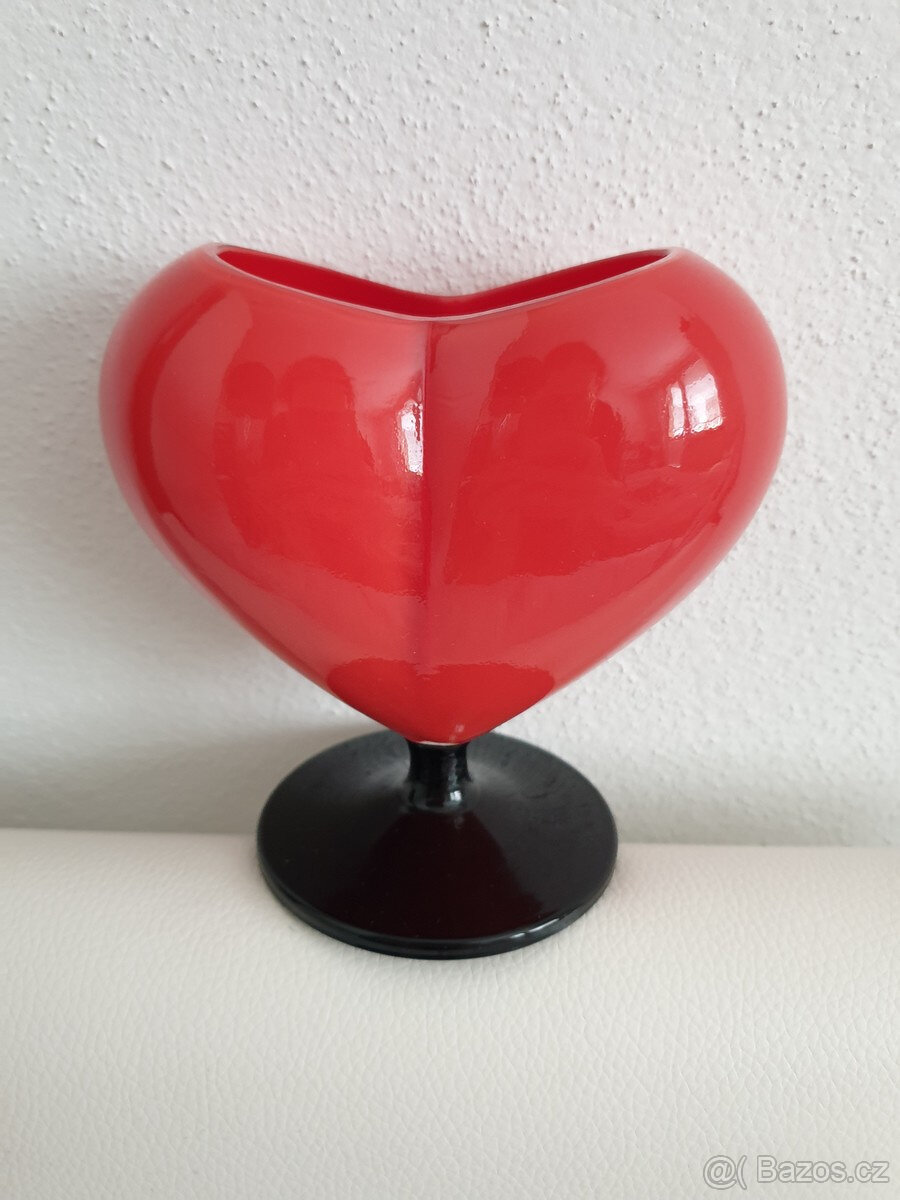 Art deco Tango skleněná váza červené srdce značeno