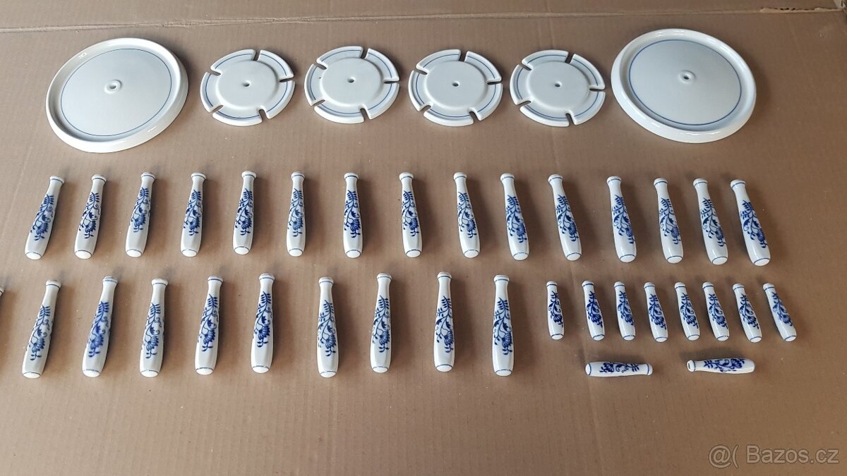 Porcelánové rukojeti příborů, cibulový vzor,
