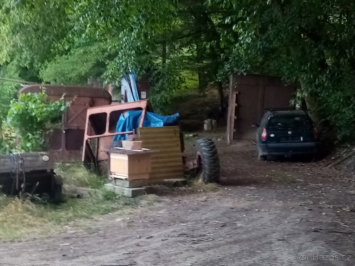 kráčející bagr 4.5 tuny