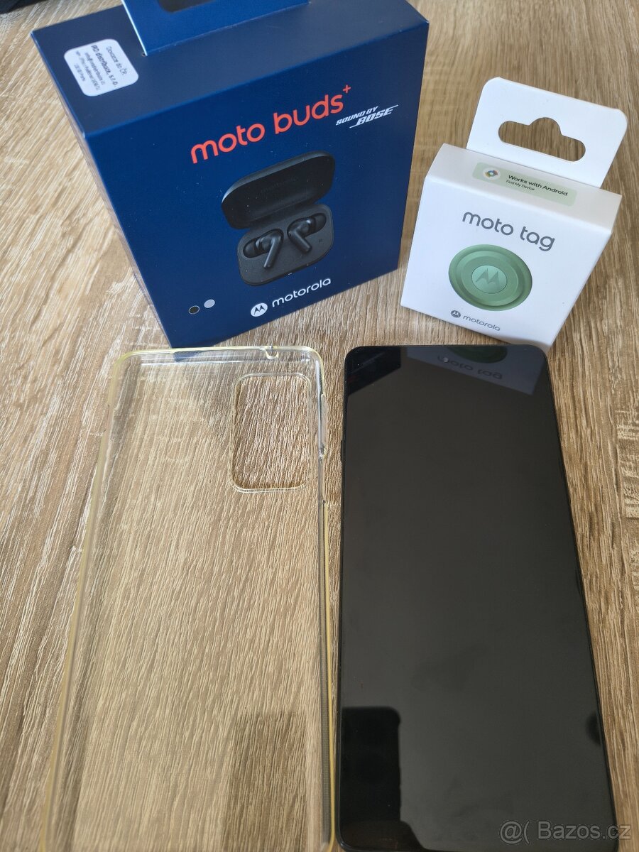 Motorola Edge 20 + Moto Buds+ + Moto Tag