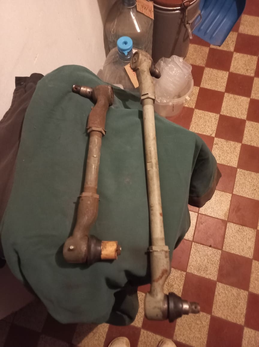SPOJOVACÍ TYČE - PRODÁM
