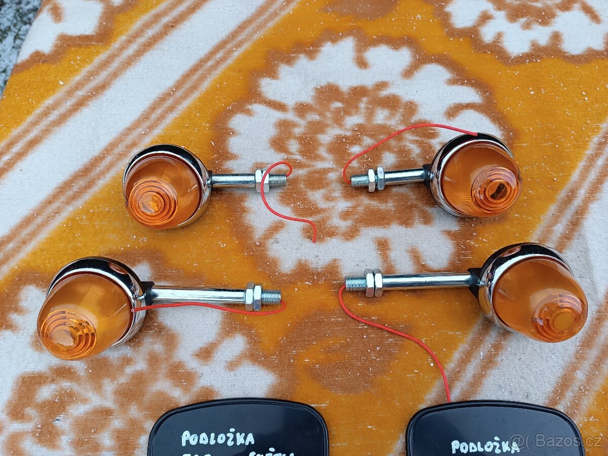 Blinkry Jawa 634, panelka, světlo čz