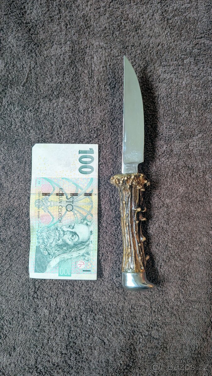 Lovecký nůž - rukojeť pravé paroží
