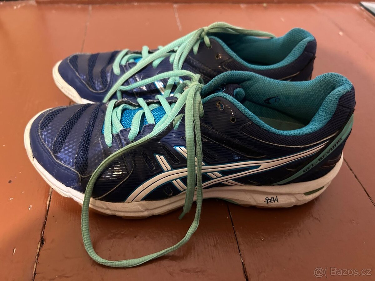 Chlapecké sálovky, tenisky ASICS - vel. 38