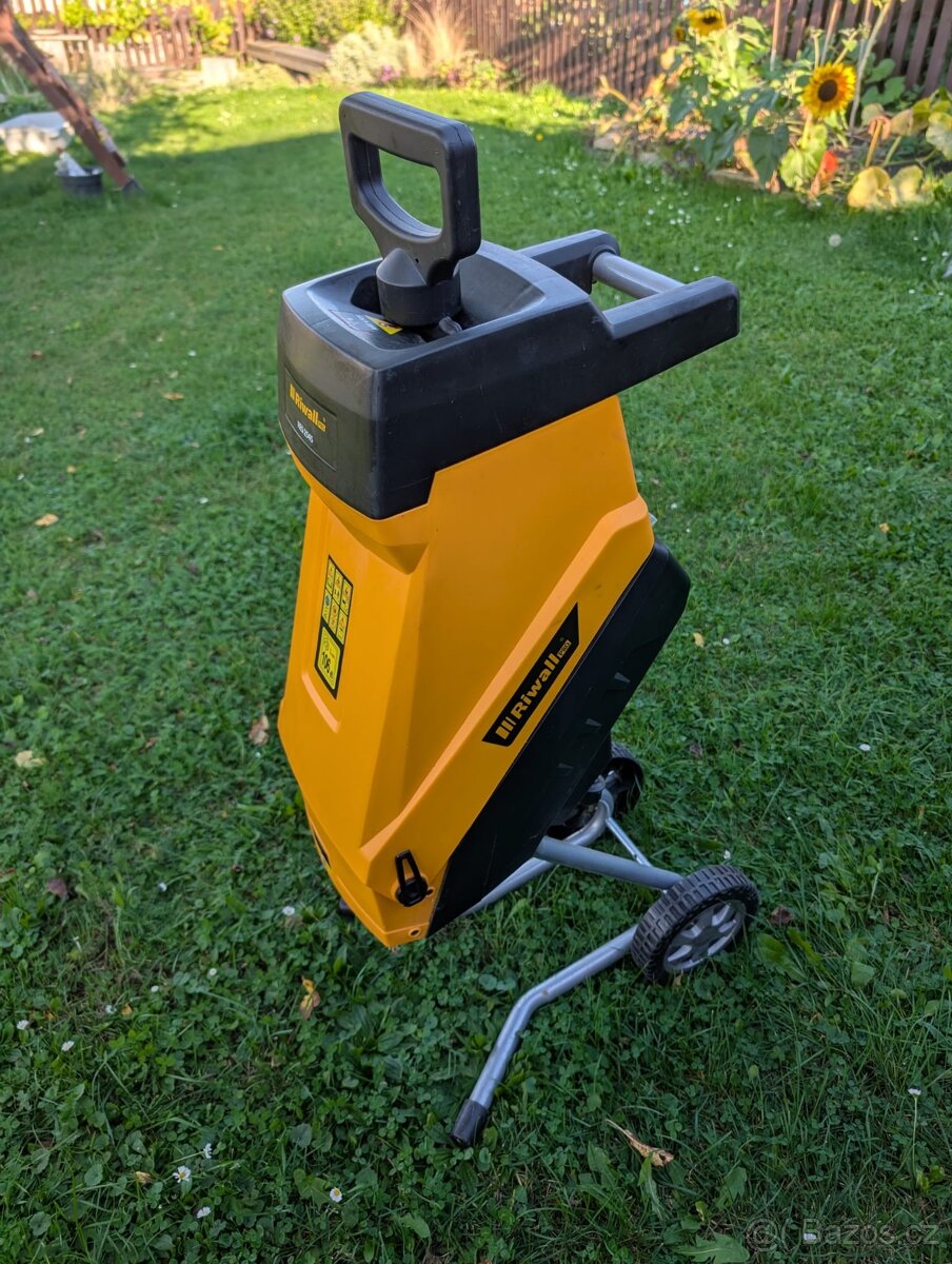 Drtič větví Riwall RES 2545