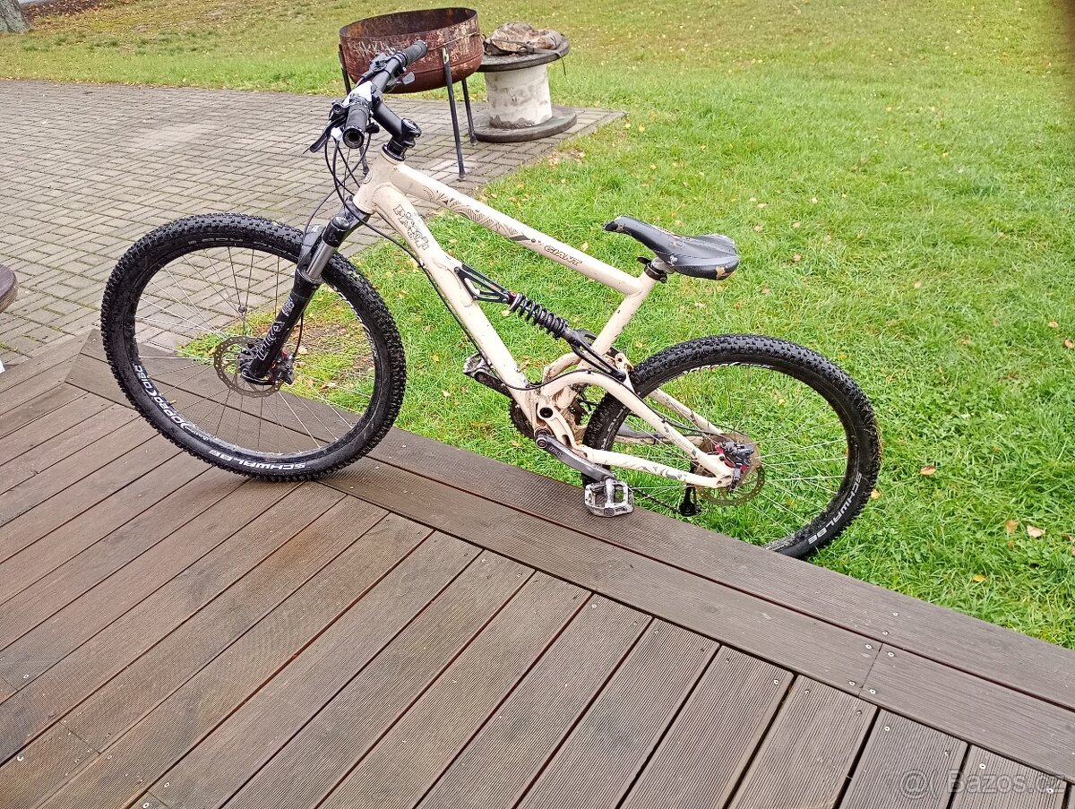 Staré enduro kolo