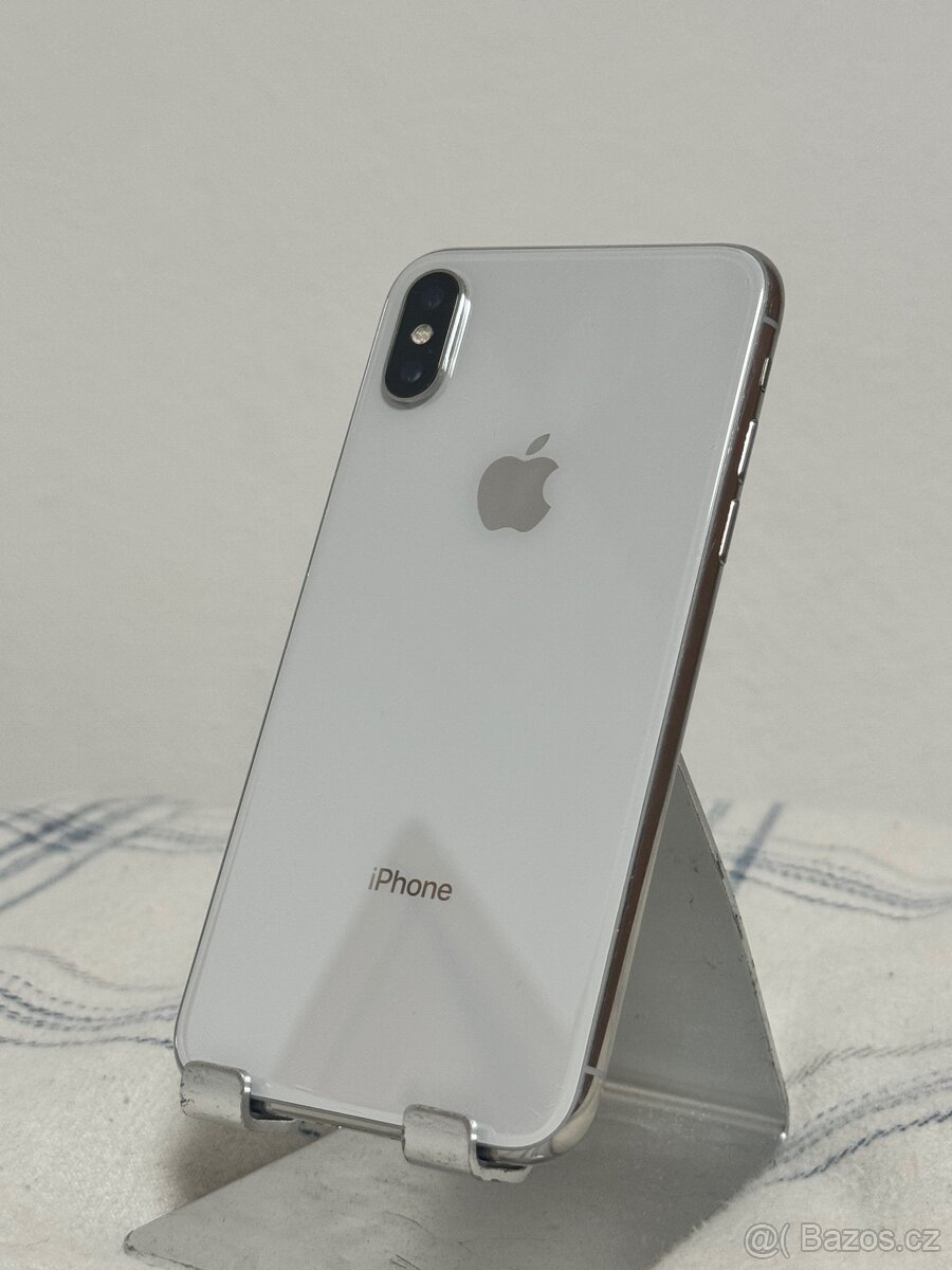 iPhone X, 64 GB - 92% baterie.