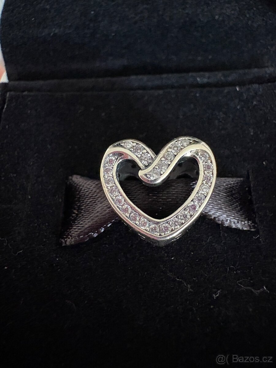 Přívěsek na náramek Pandora srdce