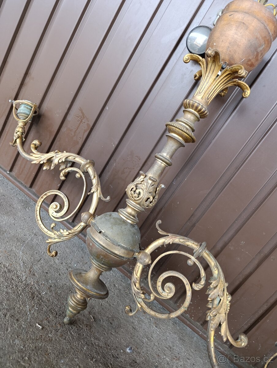 Starožitný mosazný lustr